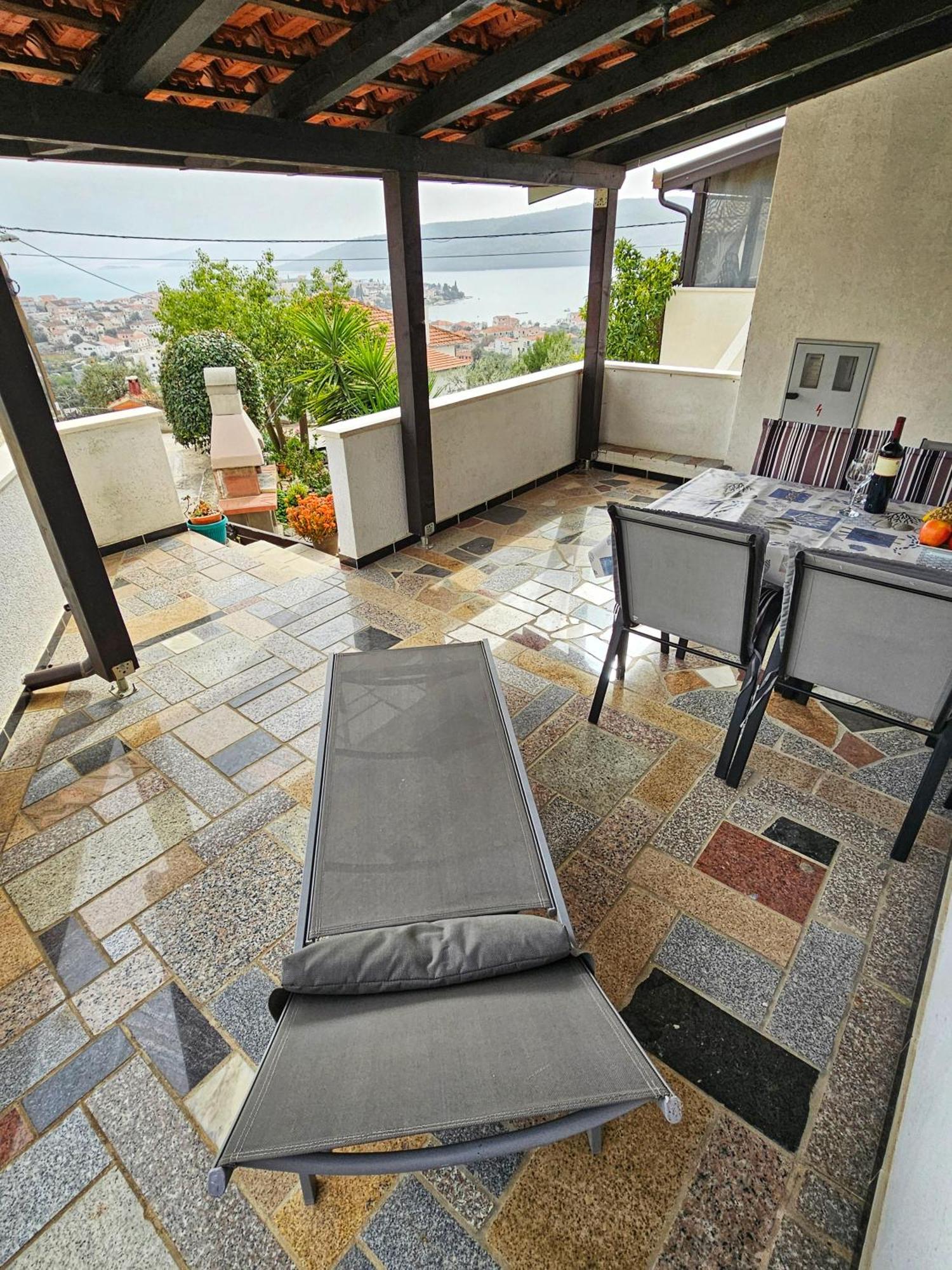 Apartments Plejic Seget Vranjica Extérieur photo